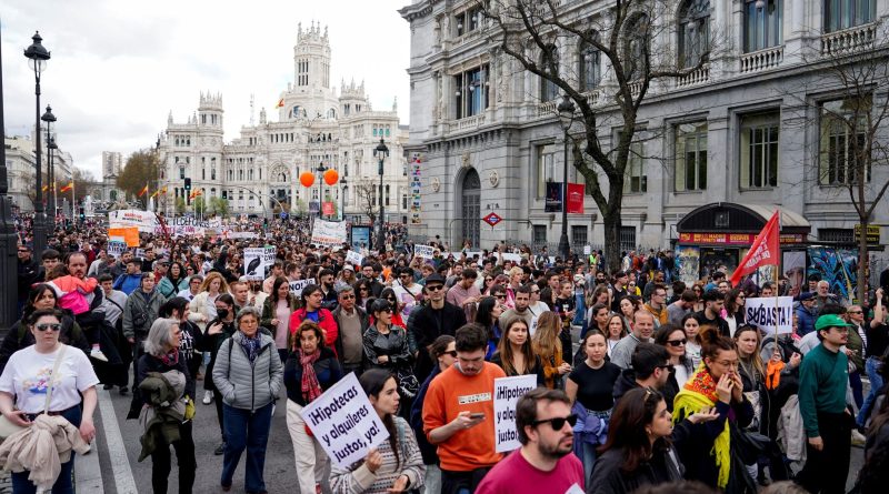 Thousands of protesters rally in Spain against housing crisis [Credit: Reuters]